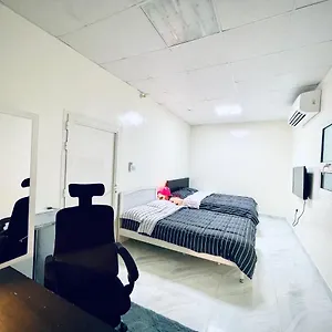 Dom wakacyjny Private 2bedroom With T&b And Kitchenette Near International Airport Abu Zabi