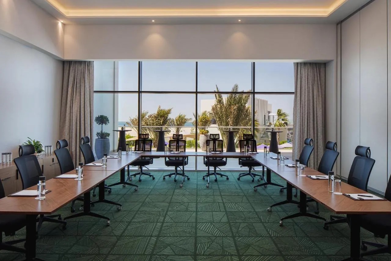 Centara Mirage Beach Resort Dubaj