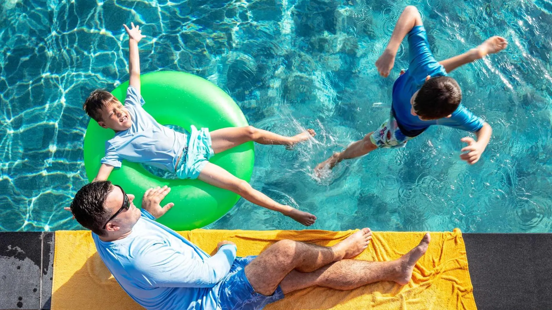 Centara Mirage Beach Resort דובאי